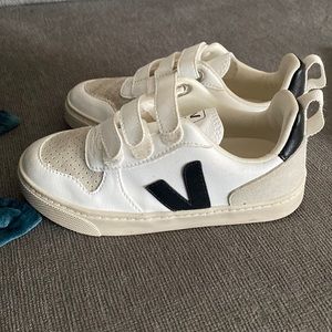 Veja boys athletic shoes